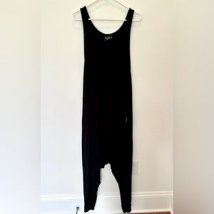 One size fits most Momper Romper